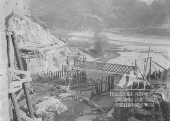 Costruzione del ponte alla confluenza Piave-Maè. 1918.