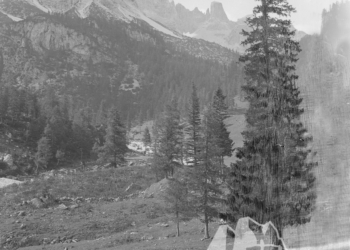 Ponticello sulla strada militare che da Casera de La Grava sale allo Spiz Zuel. 1916.