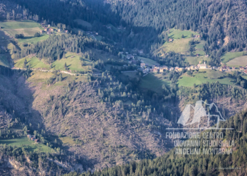 Danni provocati dalla tempesta Vaia a Colle Santa Lucia.