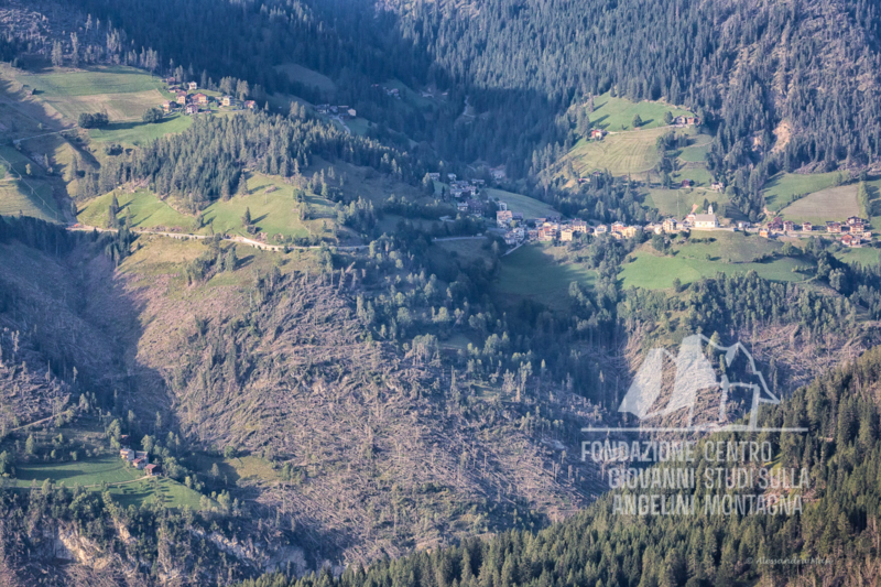 Danni provocati dalla tempesta Vaia a Colle Santa Lucia.