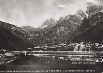 Auronzo di Cadore e il Lago di Santa Caterina, sullo sfondo le Tre Cime di Lavaredo. Anni '60.