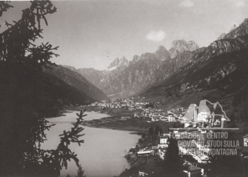 Auronzo di Cadore, il Lago di Santa Caterina e le Tre Cime di Lavaredo sullo sfondo. Anni '50-'60.