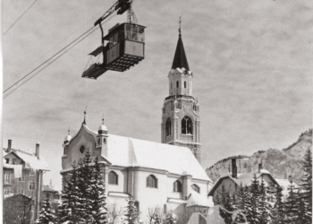 Cortina d'Ampezzo e la funivia del Faloria. Anni '50.