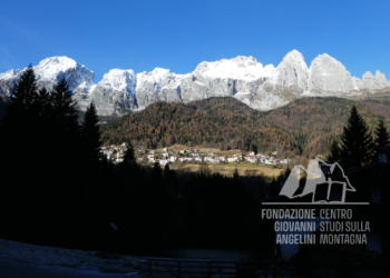 Frassenè prima della tempesta Vaia, sullo sfondo l'Agner.