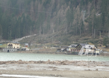 Danni provocati dalla tempesta Vaia presso il Lago di Alleghe.