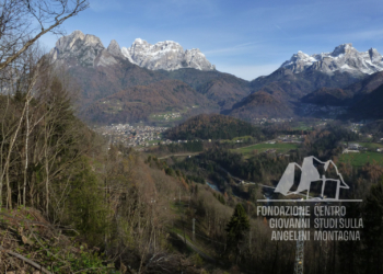 Visuale del Col di Foglia, Agordo, il  Framont, la Moiazza, il Passo Duran,e la Val del Cordevole prima della tempesta Vaia.