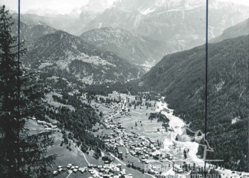 Falcade e la Val del Biois dalla zona del Col Margherita. 1967.