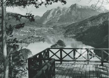 Lago di Centro Cadore, Domegge, Vallesella e il Tudaio sullo sfondo dalla terrazza panoramica di Pieve di Cadore. Anni '60.
