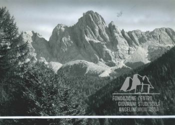 Castello di Moschesin dalla strada di Passo Duran. Anni '60.
