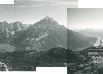 Panorama di San Vito, la Valle del Boite, l'Antelao e la Croda Marcora dalla Cengia di Ball sul Pelmo. 1968.