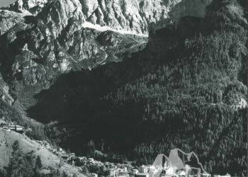 Alleghe e il Civetta dalla sponda del Lago di Alleghe. Anni '60.