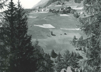 Larzonei e Col di Lana dalla zona di Colle Santa Lucia. Anni '50