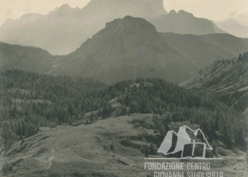 I pascoli di Mondeval e il Monte Crot, il Civetta sullo sfondo.