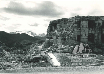 Resti del forte Tre Sassi in Valparola. Anni '60.