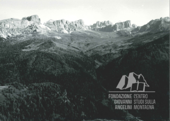 Il Passo Giau, la Val Greola e il Nuvolau sullo sfondo, dal Col di Lana. 1976.