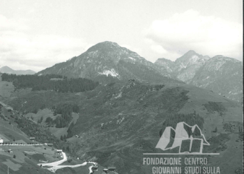 Il Comelico e il Monte Curiè da Costalta. Anni '60.