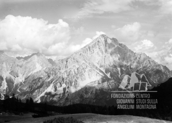 L'Antelao dalle pendici del Pelmo. Anni '30.